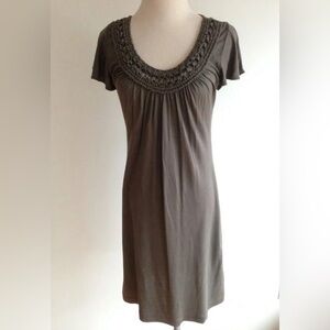 Beautiful dark green / olive flowy belted dress from Banana Republic